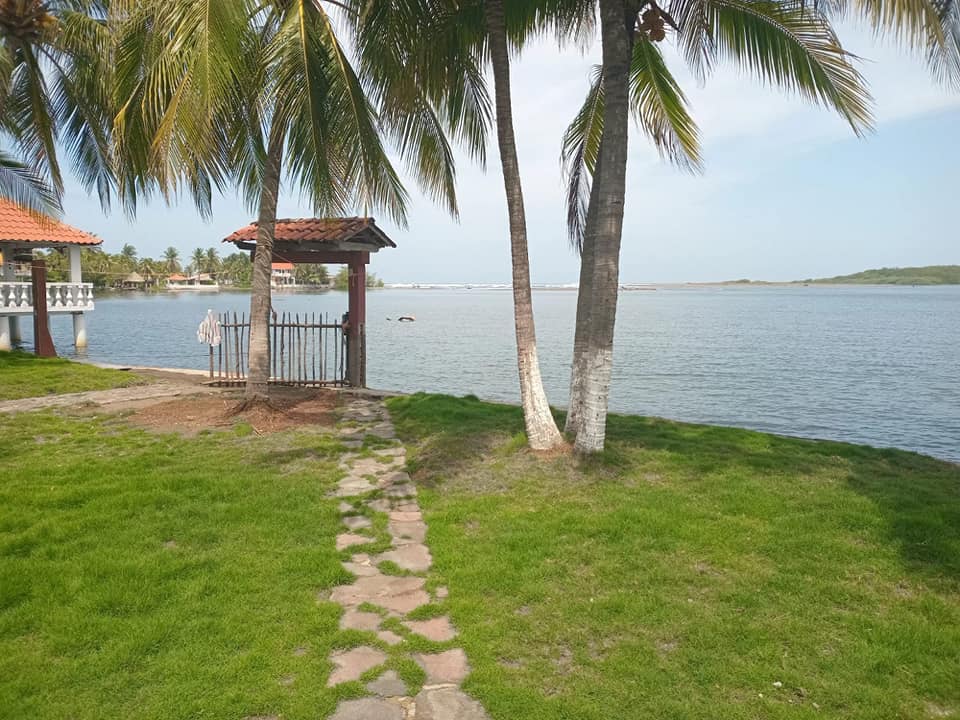 Rancho en Bocana San Juan, Costa Azul, Sonsonate