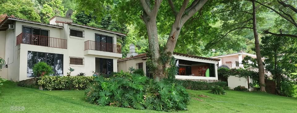 Casa en Lago de Coatepeque