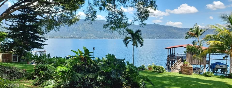 Casa en Lago de Coatepeque