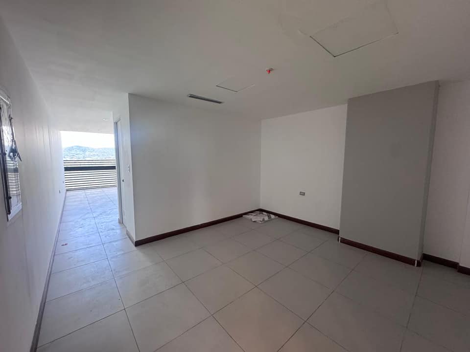 Local en Torre Humana - San Benito